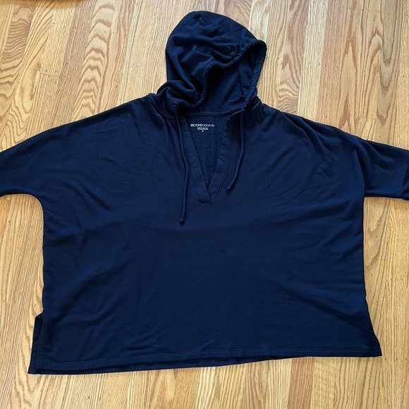 Beyond Yoga Poncho - Picture 7 of 10